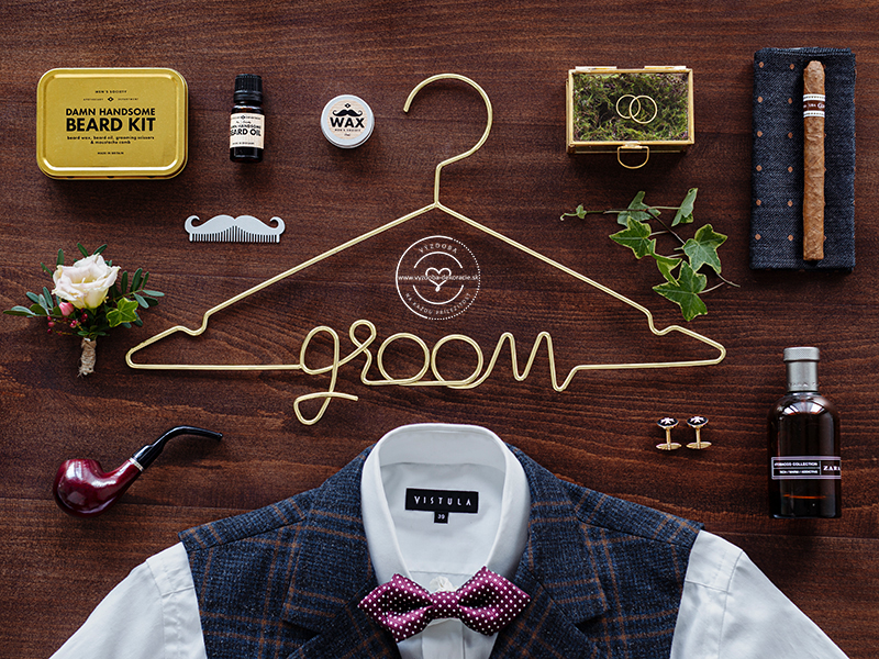 Svadobný vešiak Groom - zlatý 