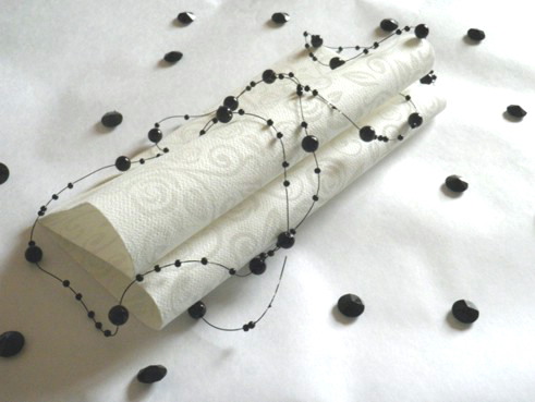 Servítky netkaný textil "R" - biele